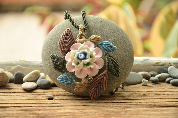 Flower Ceramic Macrame Jewellery，   織途  ， Om Ethnic Handicraft , macrame