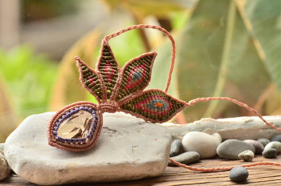 Buddha Eyes Macrame Jewelry, Swarovski Crystal Necklace，   織途  ， Om Ethnic Handicraft , macrame
