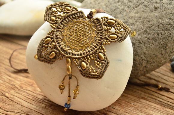 Mandala Macrame Necklace/ Pendant,Boho Style，   織途  ， Om Ethnic Handicraft , macrame