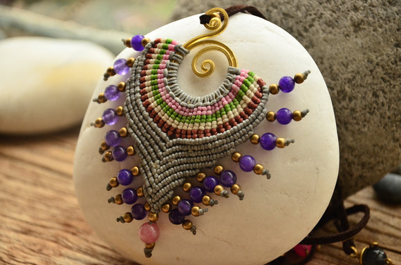 Macrame Necklace/ Pendant, Boho Style，   織途  ， Om Ethnic Handicraft , macrame
