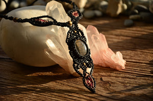 Labradorite Macrame Jewelry，   織途  ， Om Ethnic Handicraft , macrame